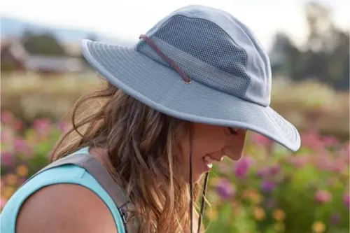 Duluth trading company crusher packable sun hat.